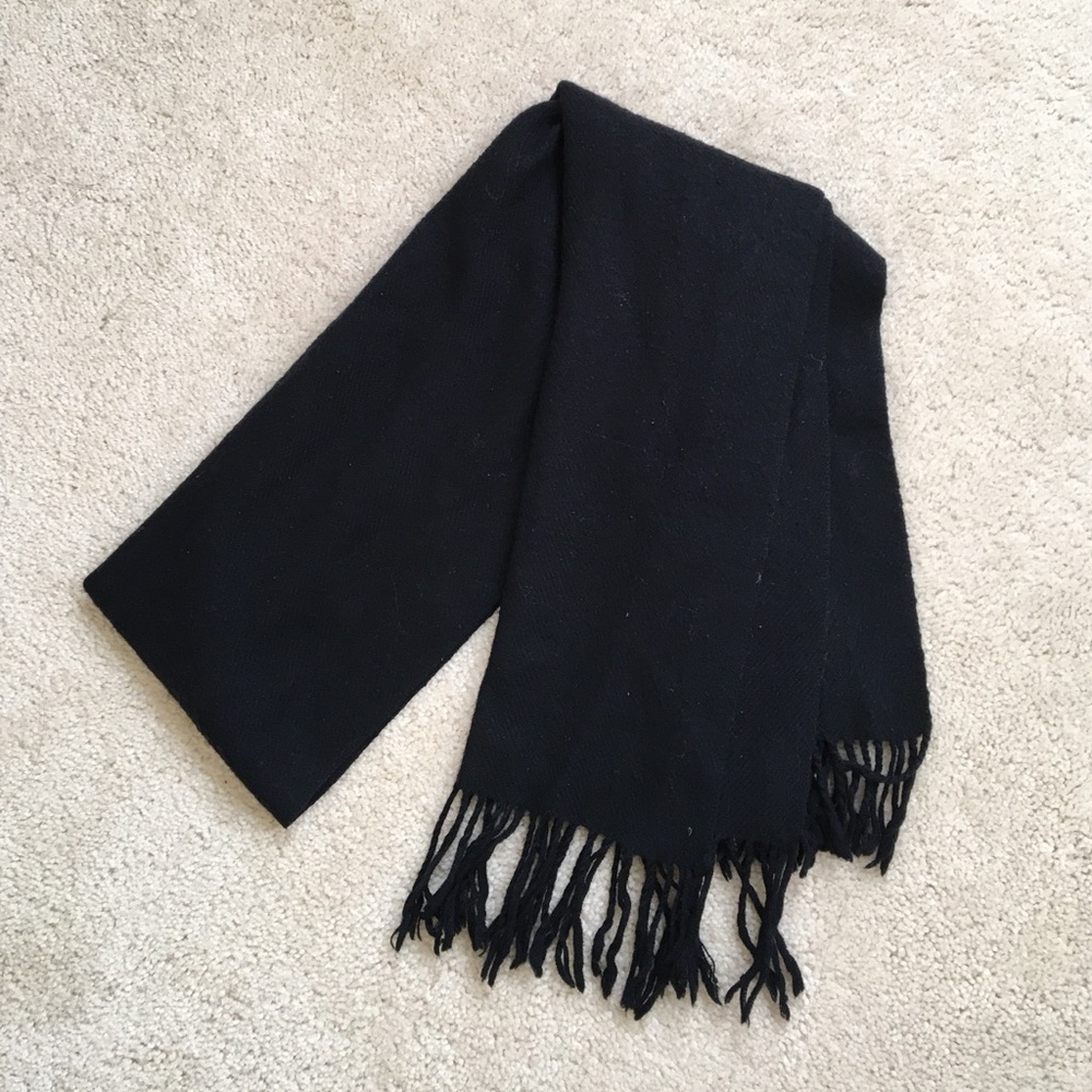 ✳️Cozy warm black scarf, OS